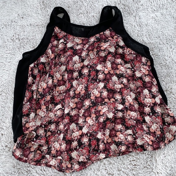 Xhilaration flowy tank - Picture 2 of 3